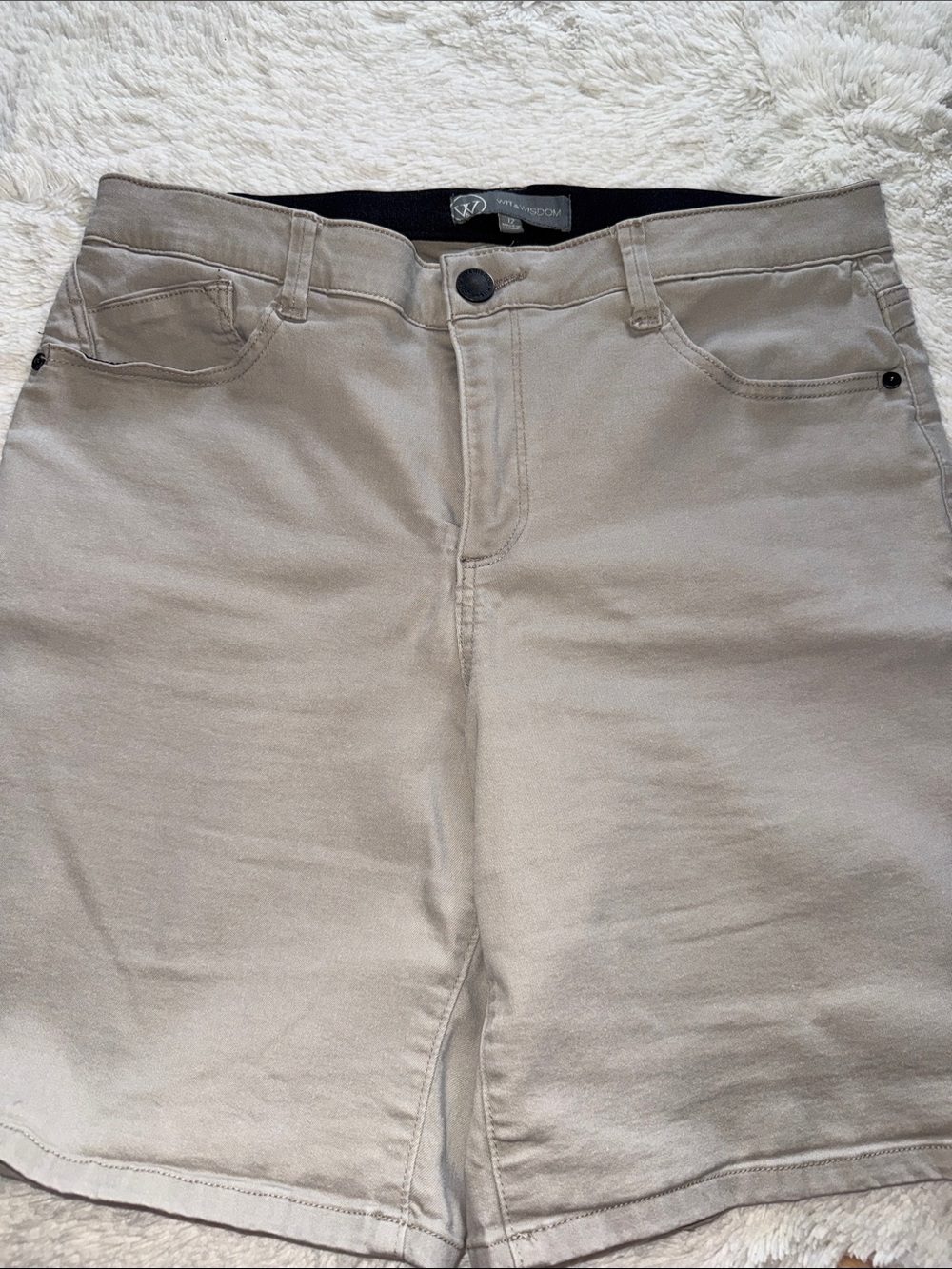 Wit & Wisdom High Waist Women's Shorts in Taupe